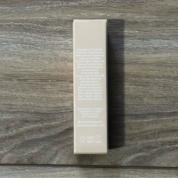 Laurens Strawberry Lip Oil infused with Shea Oil & Vitamin E - Picture 4 of 13